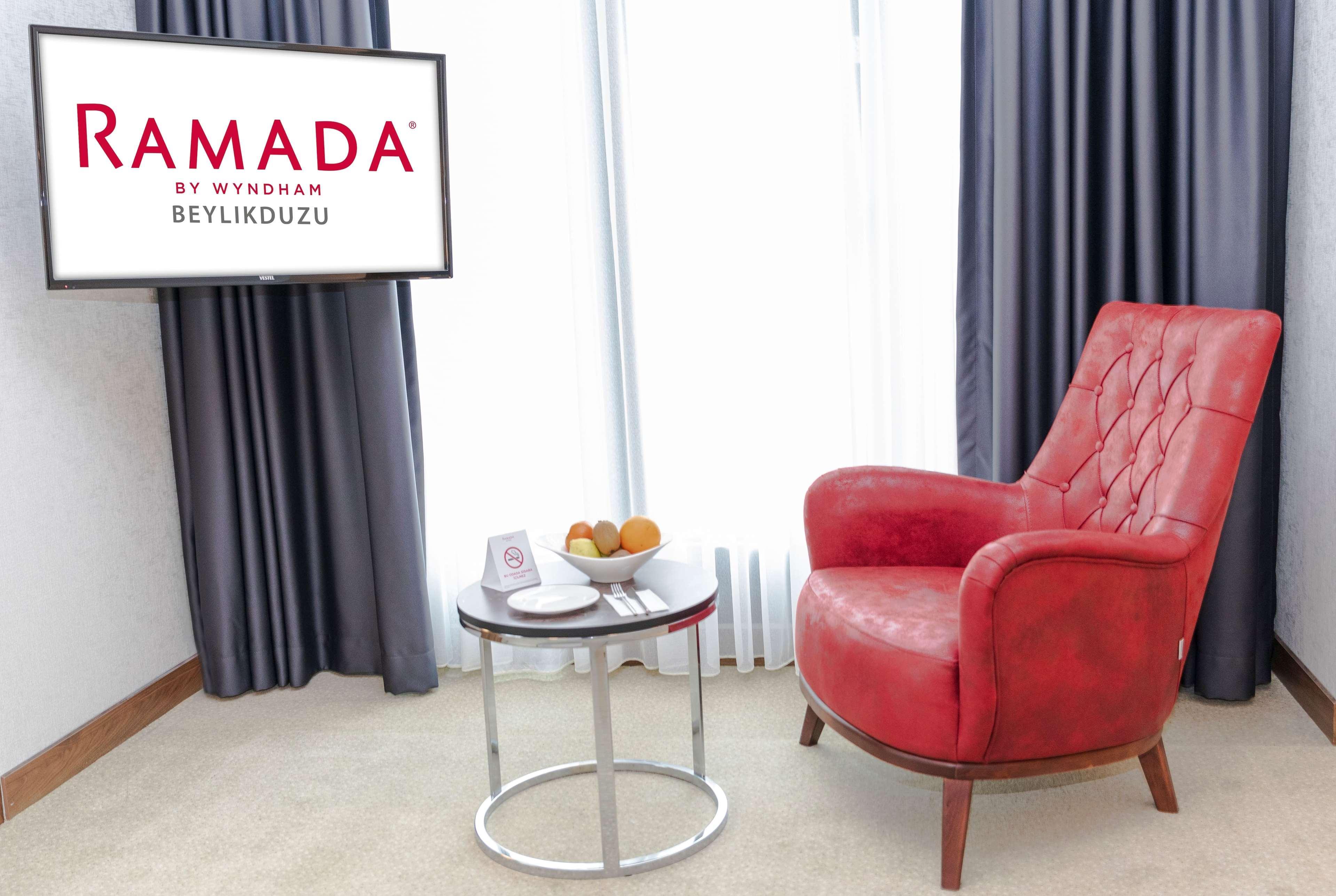 Ramada By Wyndham Beylikduzu Hotel Истанбул Екстериор снимка