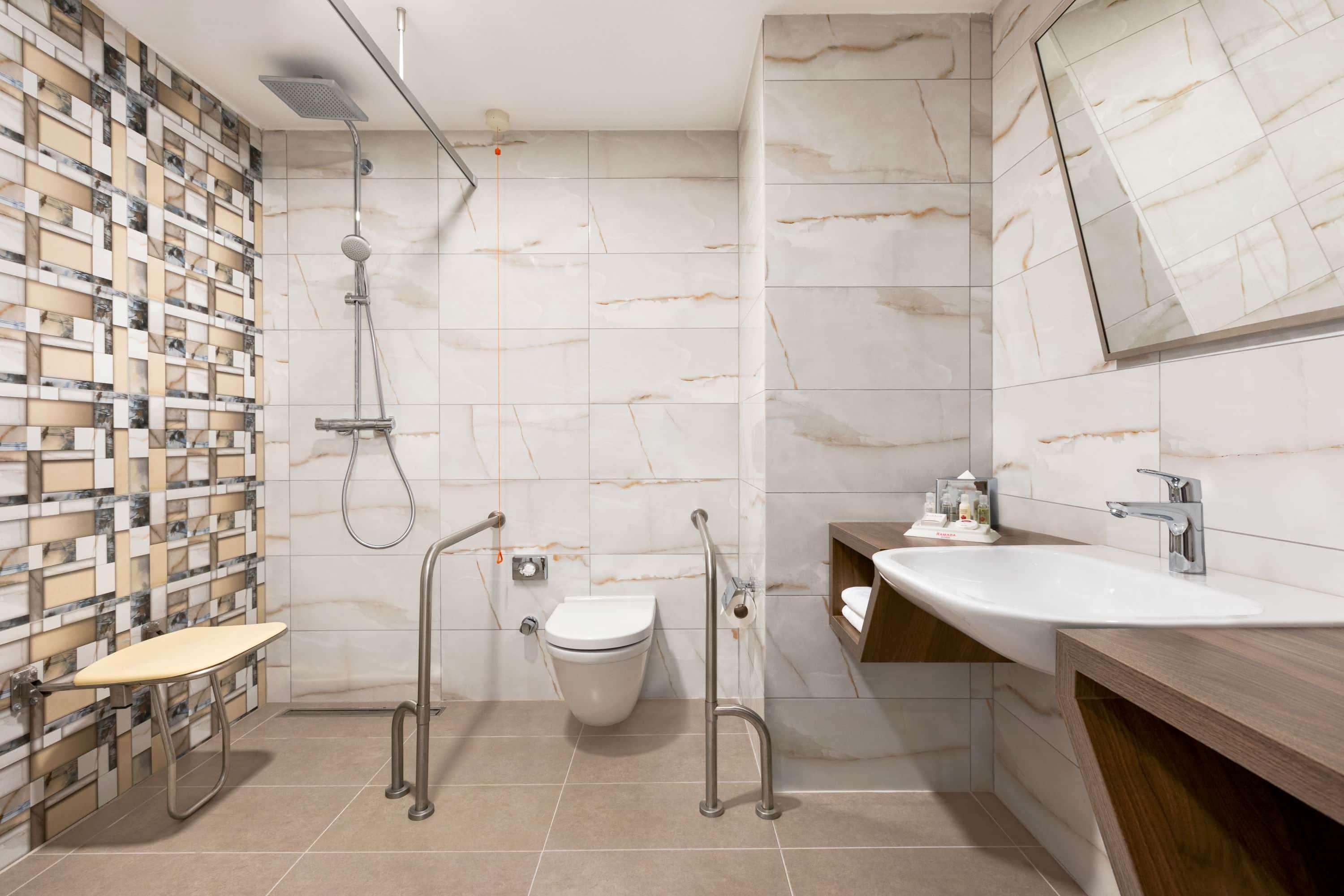 Ramada By Wyndham Beylikduzu Hotel Истанбул Екстериор снимка